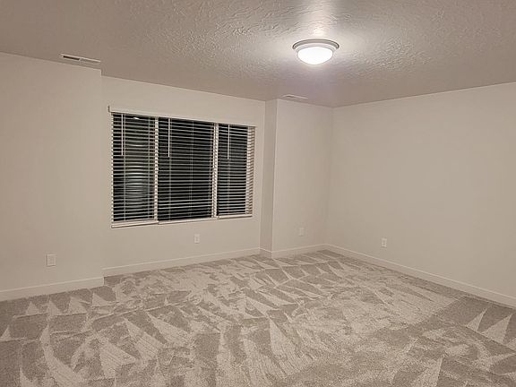 5th image of 2109 N Chianti St
