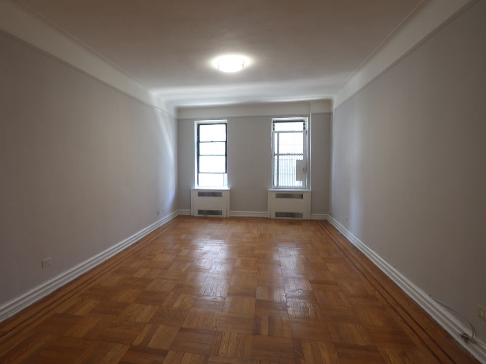 1st image of 10824 71st Ave APT 2C