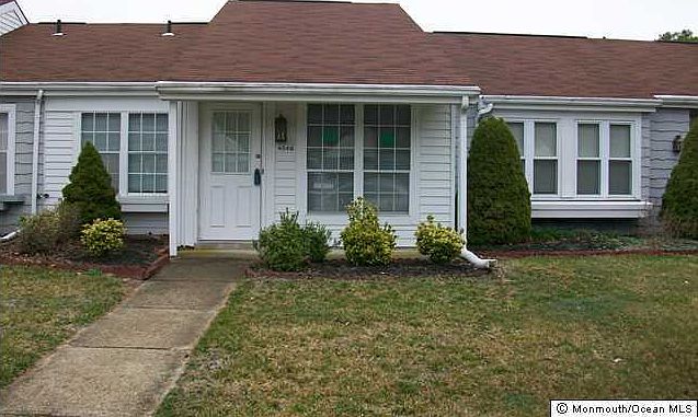 1st image of 454 Chesterfield Court #B