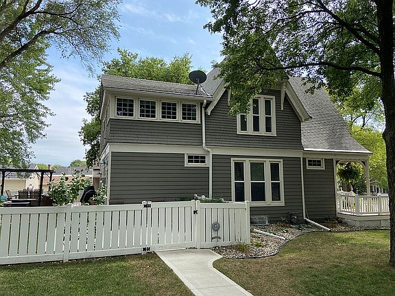 North side- 9th St