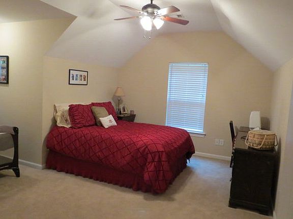 Upstairs bedroom 2
