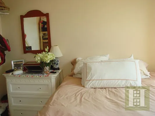 Rented by Halstead Real Estate | media 6
