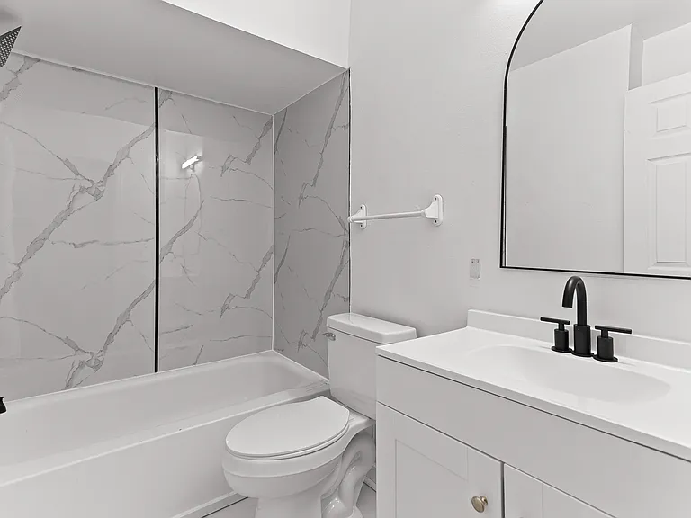 221 N Normal St — Photo 11