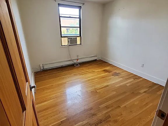 3rd image of 346 Grand St APT 3A