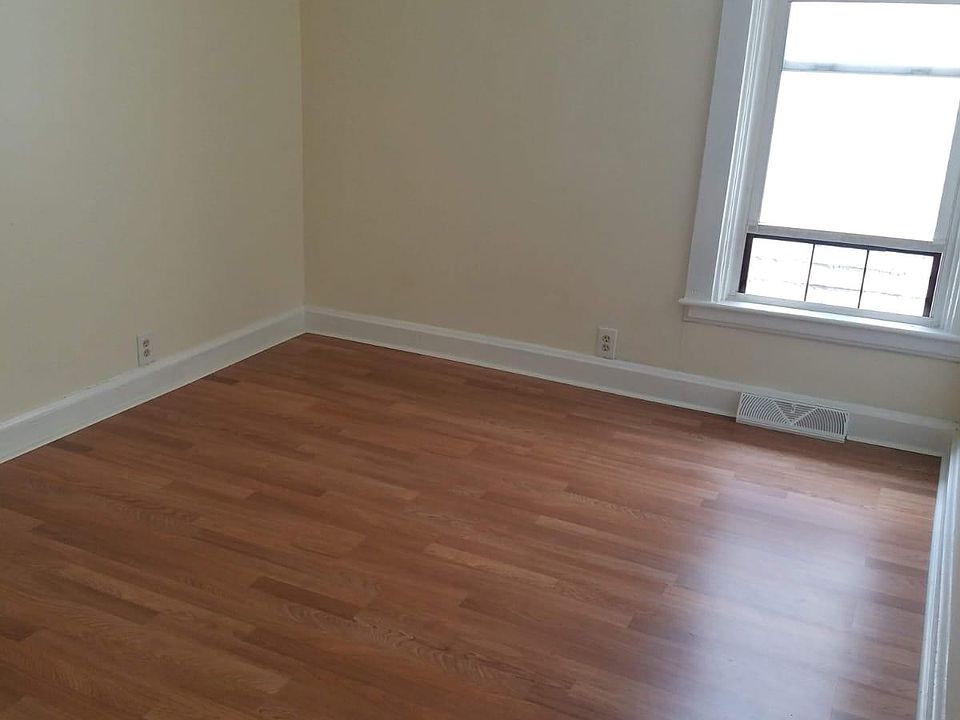 2nd image of 702 Kirkland St
