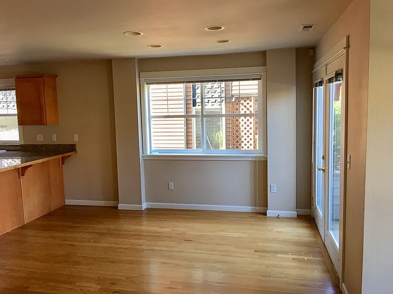 6521B 24th Ave NE — Photo 3