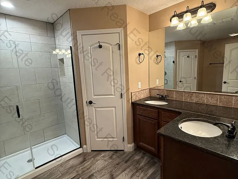 2111 Mockingbird Ln — Photo 6