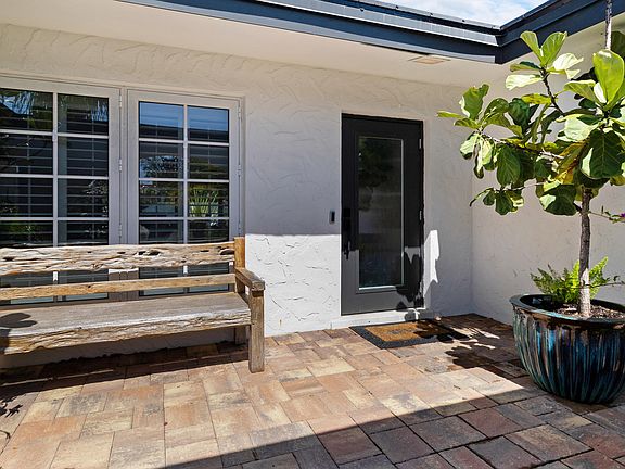 3rd image of 6505 NE 21st Ter Terrace