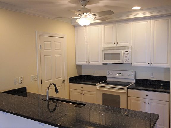 4th image of 5 Woodman Way Unit 310