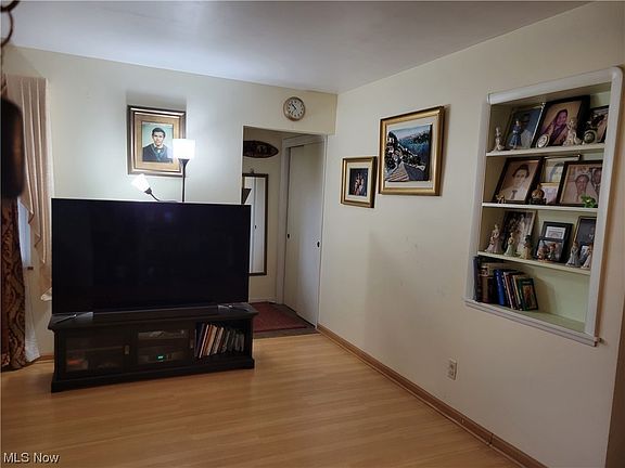 5th image of 1701 Allen Dr