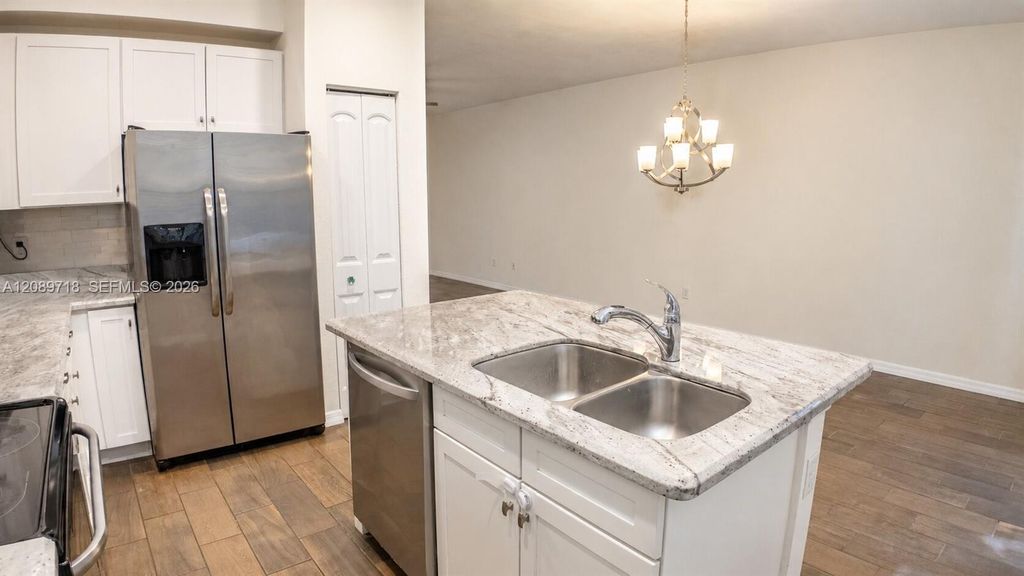 1042 NW 33rd Mnr #1042, photo 8