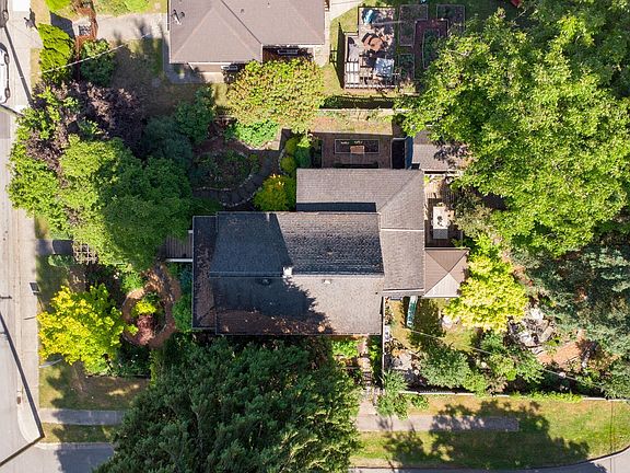 4th image of 2201 Saint George St