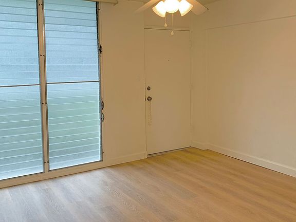 3rd image of 2120 Fern St APT 102