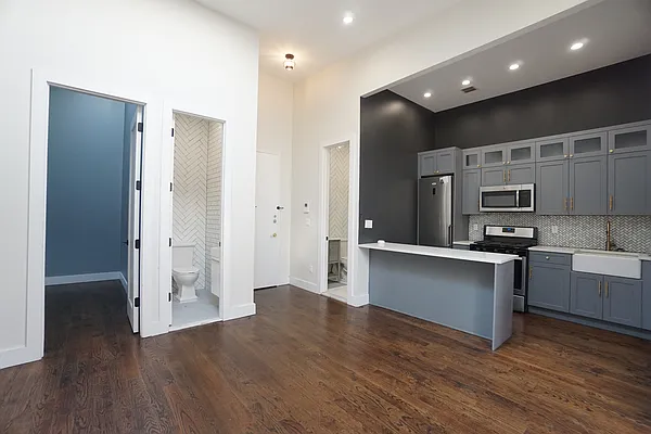 Rented by Rennit Inc. | media 11