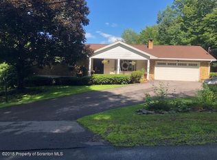 301 Velview Dr, Roaring Brook Twp, PA 18444