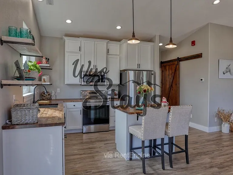 847 Lincoln Dr #201 — Photo 4