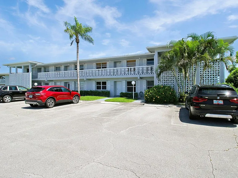 2730 SW 13th St #203 — Photo 21