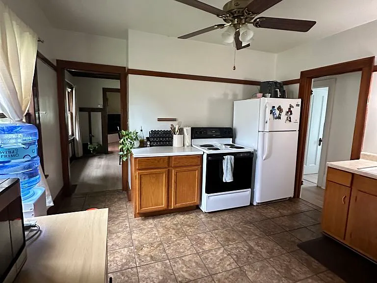 1552 S 58th St — Photo 13