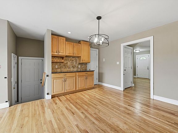4th image of 2704 Chinchilla Dr