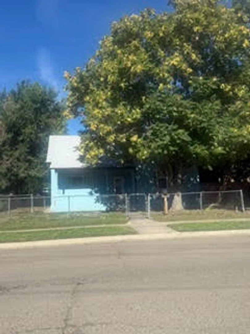 3 Bedroom 1 bathroom Spacious Home — Photo 1