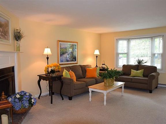 4th image of 37 Woodview Drive #37