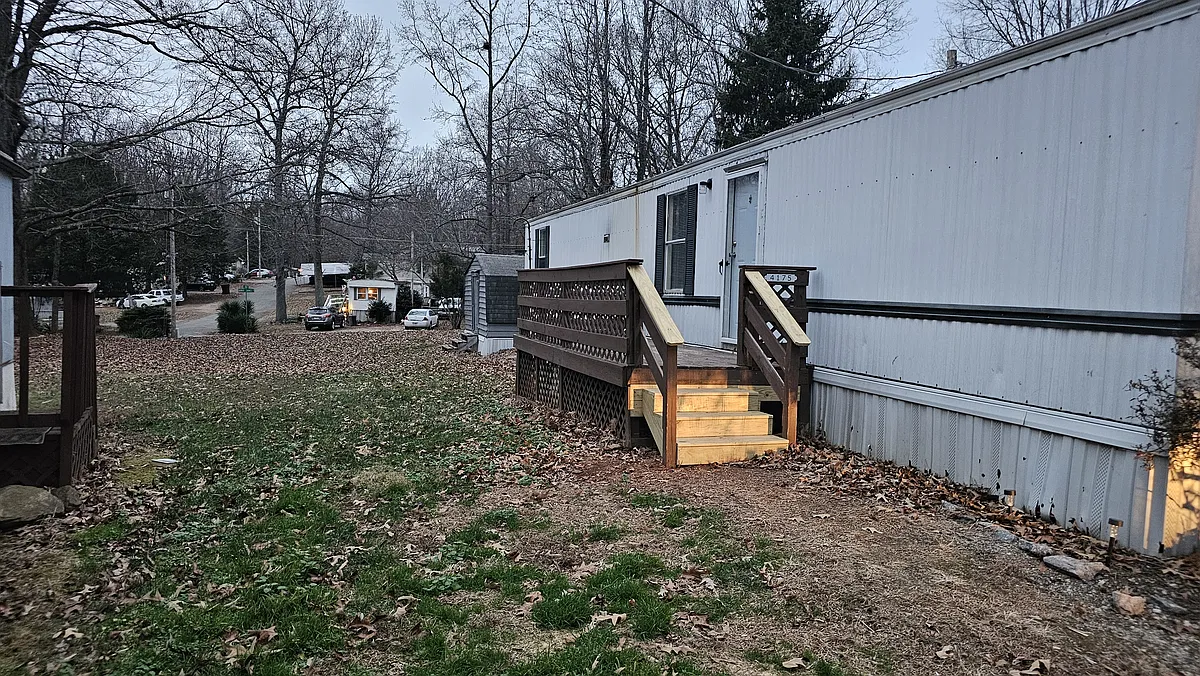Building Photo - 4175 Hyview Ln