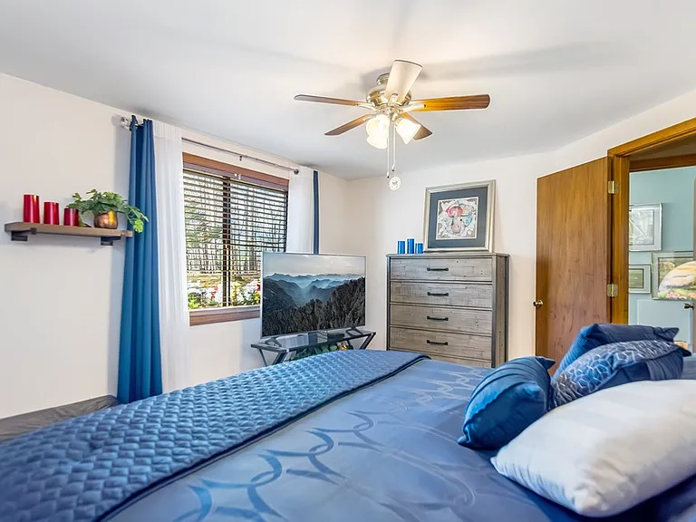102 Mizzen Ct — Photo 9