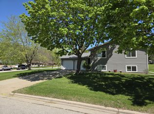 814 Evergreen Dr, Holmen, WI 54636