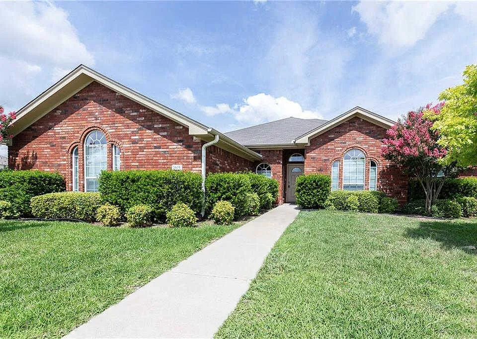 2605 Wisteria Ln