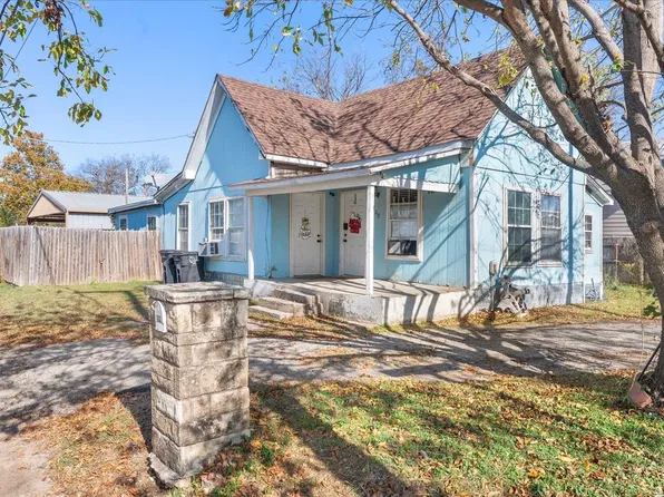 109 N Kouns St, Cleburne, TX 76031