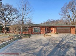 2949 Dubuque St NE, Iowa City, IA 52240