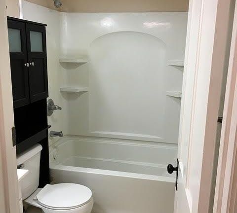 4th image of 615 N Plum St