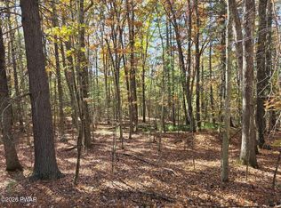 LOT 392 Creek Ct, Hawley, PA 18428