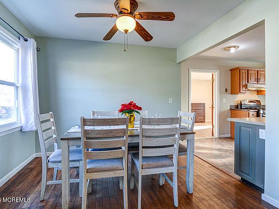 3rd image of 28 N Navajo Drive