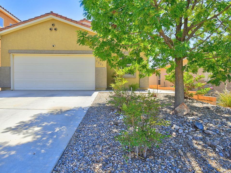 1st image of 2227 Vista De Colinas Dr SE