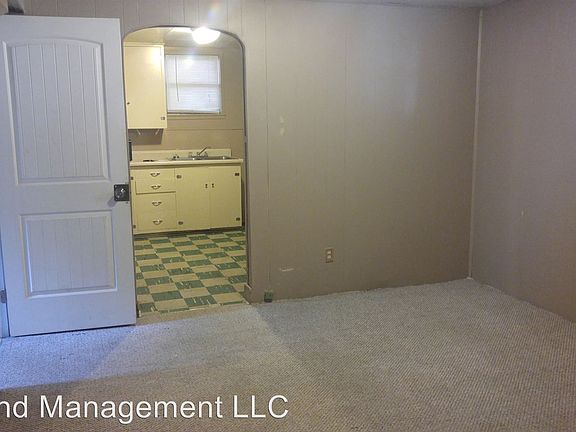 5th image of 845 1/2 Wyoming Ave