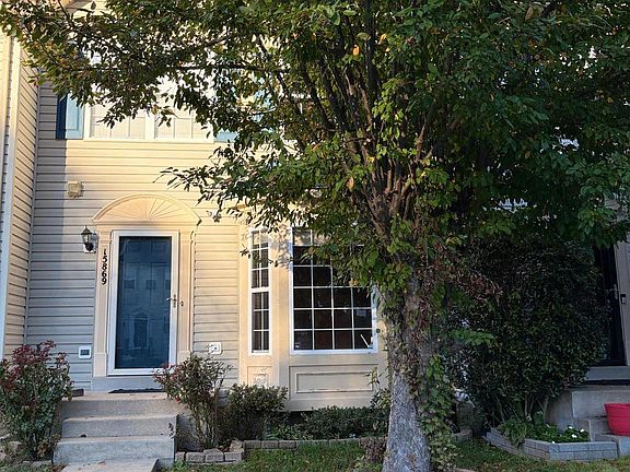 2nd image of 15869 Pebblewood St