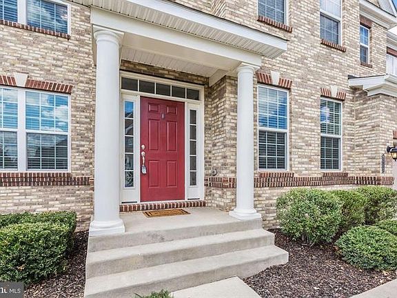 2nd image of 42113 Autumn Rain Cir