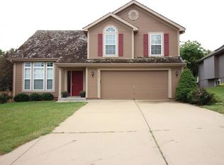 9305 W 124th Ter, Overland Park, KS 66213