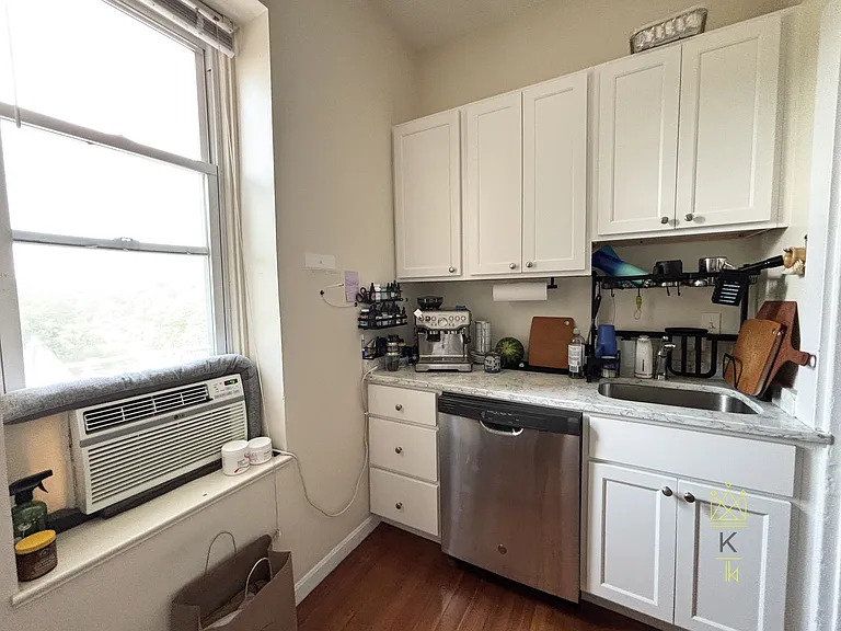 1475 Beacon St #6 — Photo 4