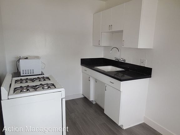 3rd image of 242 Glendora Ave APT 02