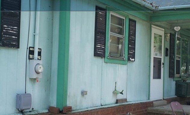 2nd image of 421 Evergreen Ln
