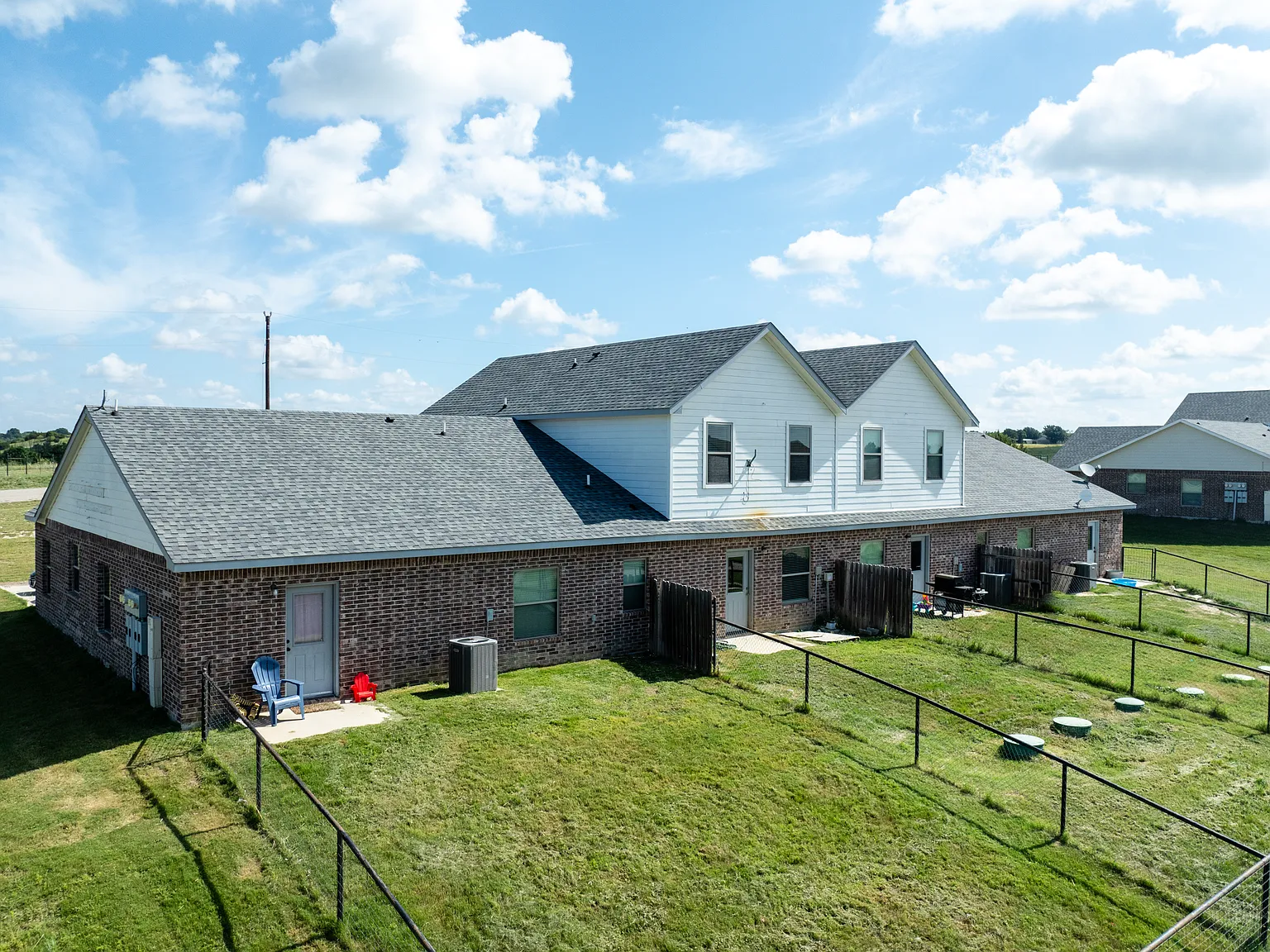 3 bed, 2.5 bath, 1265 sqft, $1,675 — Photo 4