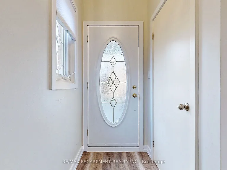65 Fielding Cres #LOWER — Photo 4
