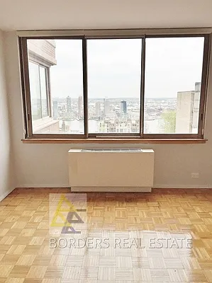 Rented by Borders Real Estate | media 11