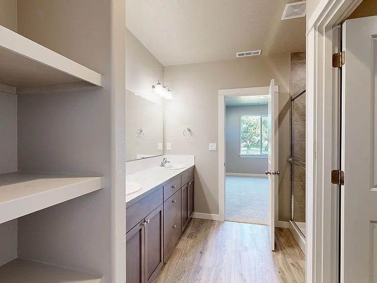 1189 Ava St — Photo 17