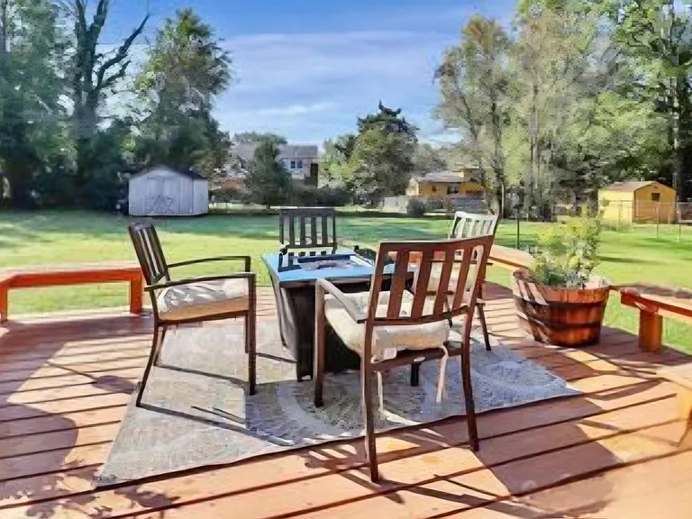 301 Red Roan Pl — Photo 43