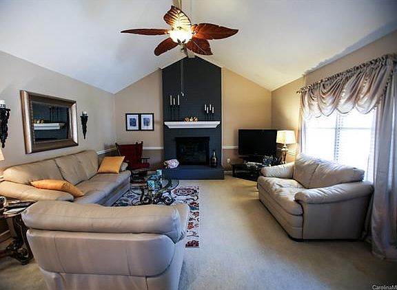 3rd image of 2424 Caswell Ct