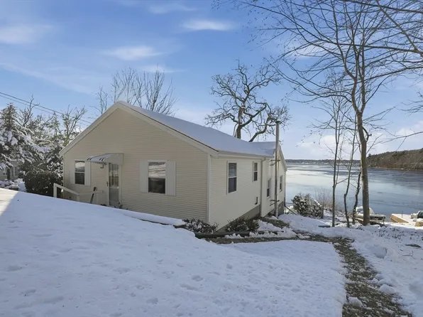 131 Hemlock Shore Rd, Lakeville, MA 02347