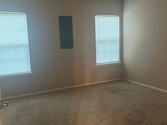 4th image of 106-223 Lakeview Ct #221